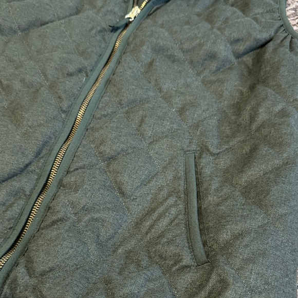 Old Navy Dark Green Quilted Vest - Picture 4 of 5
